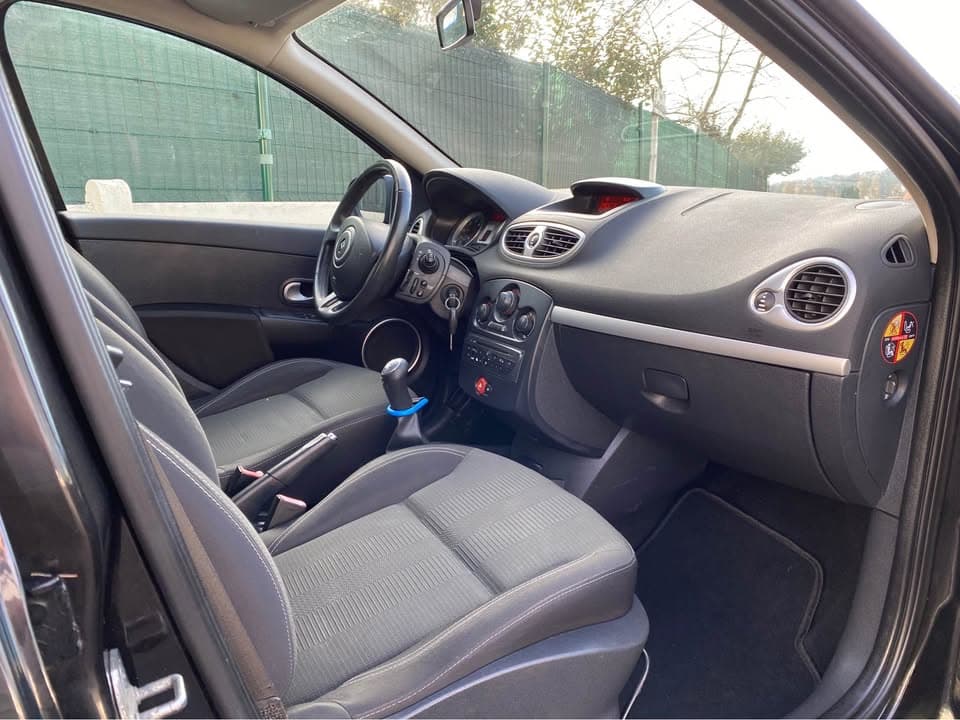 RENAULT CLIO III (2) 1.5 DCI 70 DYNAMIQUE 5P – photo 2 sur 6